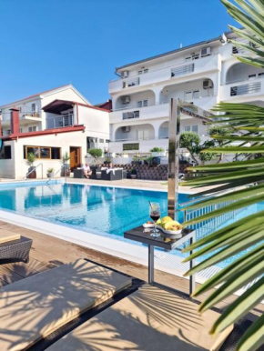 Apartments Silva with a view of sea